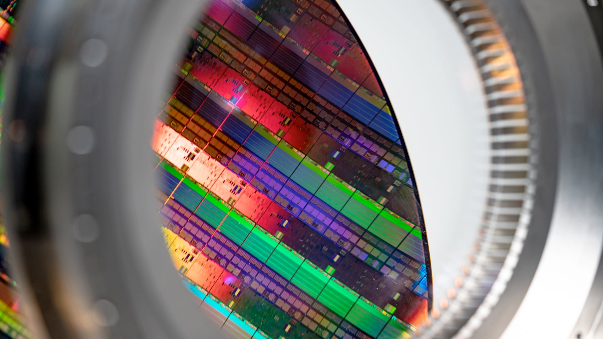 Terahertz Tech Peeks Inside CPU Transistors Data Theft Risk
